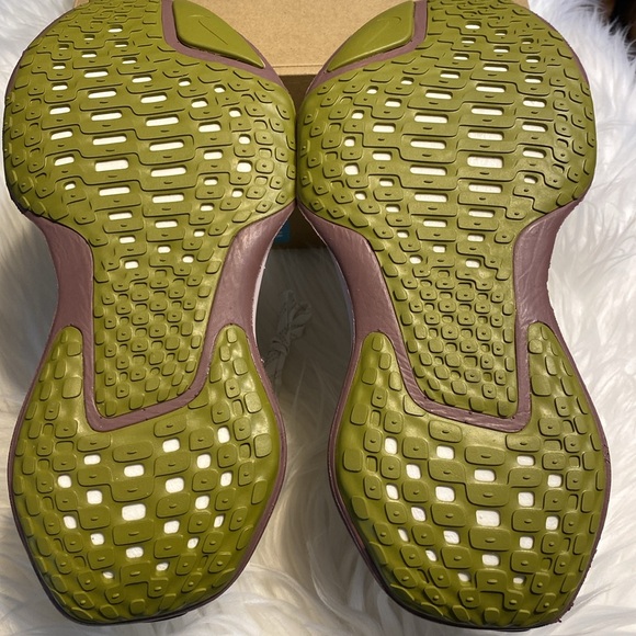 BNWB Nike zoom MX invincible run size 8 wide women’s  - Picture 8 of 8